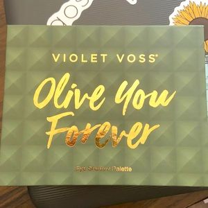 Violet Voss eyeshadow palette